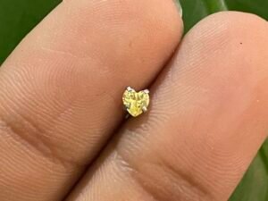 Labret Corazon Amarillo