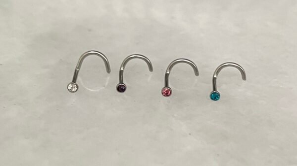 Piercing Nostril - Image 3